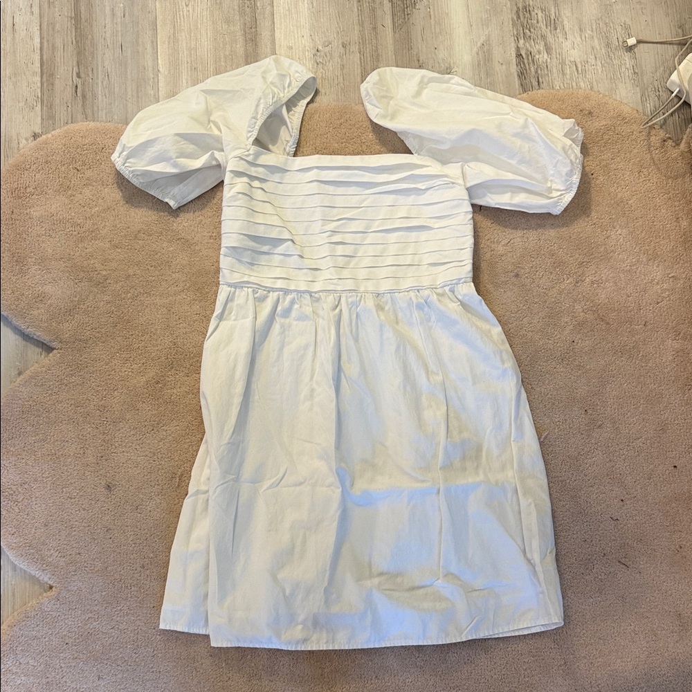 Altar’s state white puff sleeve dress